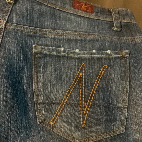 Neeso premium jeans with gold rose design - Picture 9 of 16